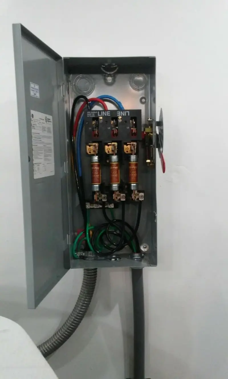 Three-phase disconnect switch installed for Smoke Detector Installation in Chesterland